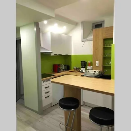 Apartment Bel Sur La Plage Du Port Vieux *